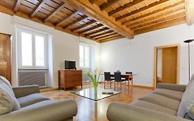 Pantheon Suite Apartment